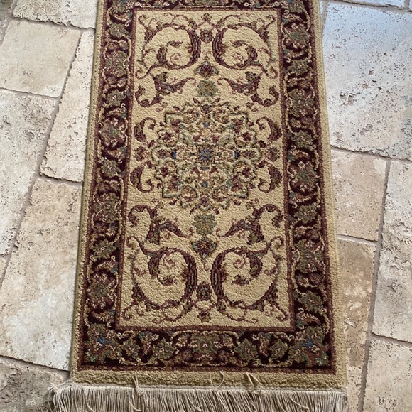 Oriental Weavers of America Small Area Rug - Picture 1 of 16